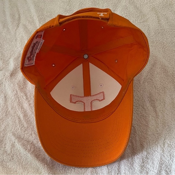 Captivating Headgear University of Tennessee Volunteers Fan Ball Cap - Picture 7 of 8